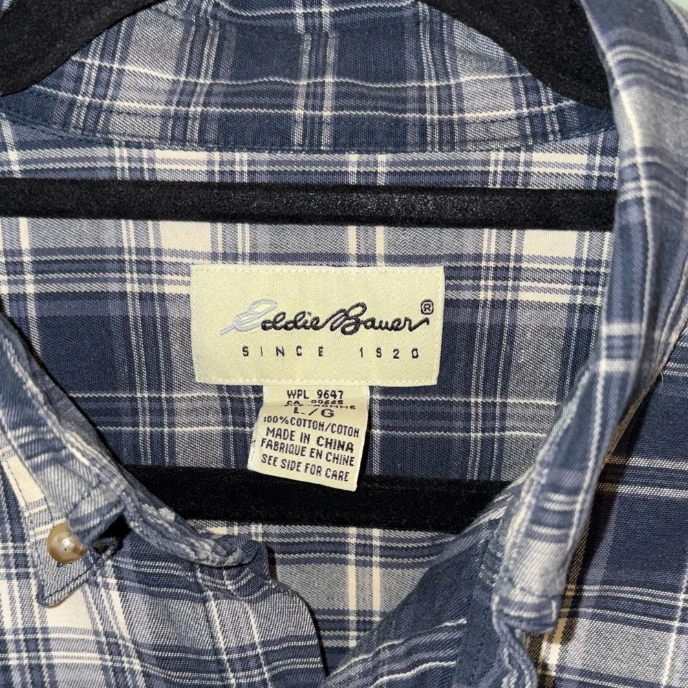 Eddie Bauer Plaid Button Down Shirt Men’s Large Navy White Flannel Casual - Picture 2 of 7